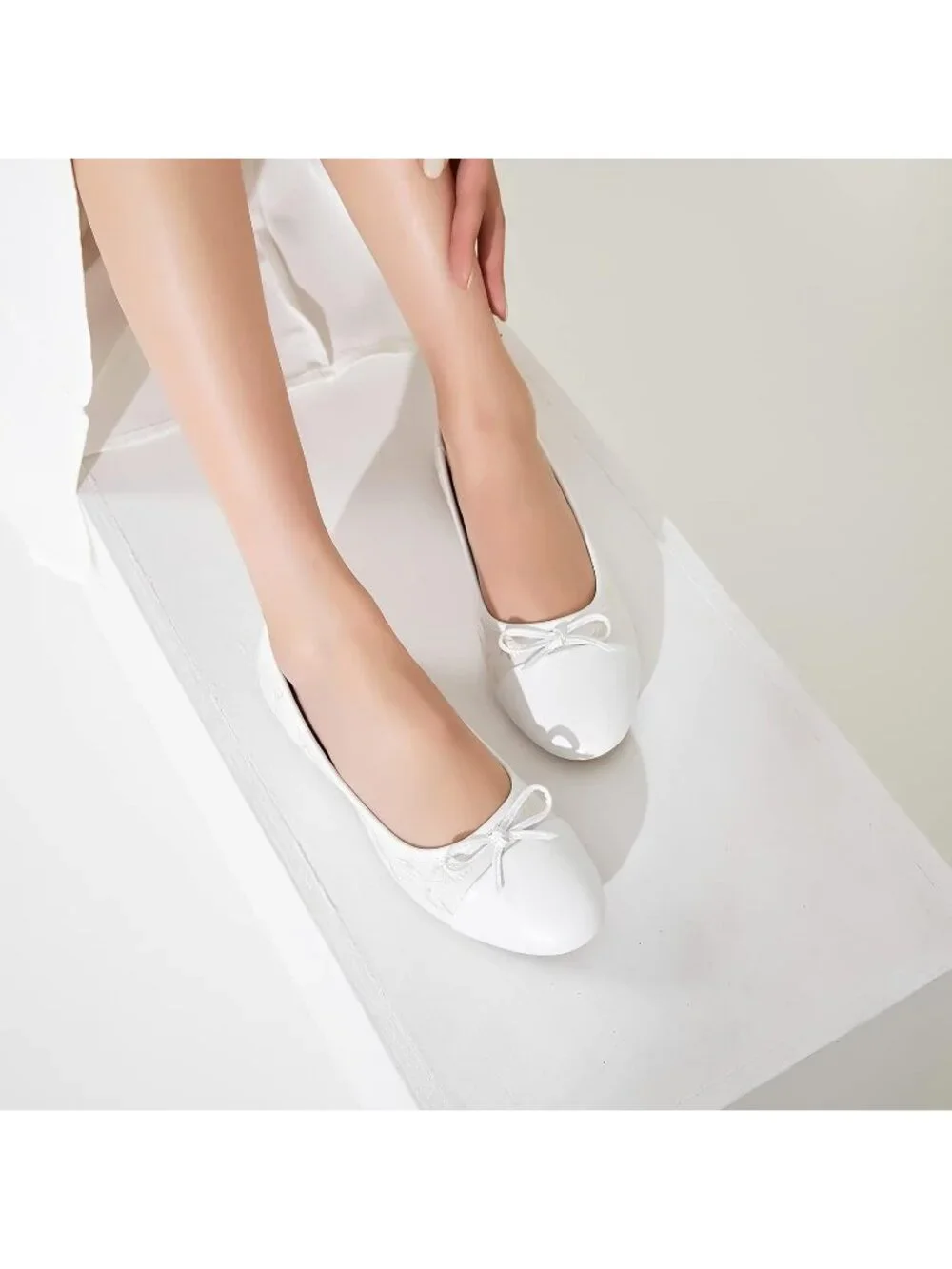 Women's White Flats Shoes with Pomegranate Embroidery with Bow Comfortable